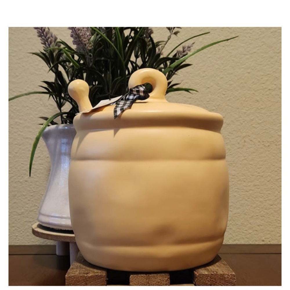 NEW Rae Dunn 'Honey' Honey Pot Shaped Bird House with Bee & Dipper Handle Figure - Picture 5 of 6